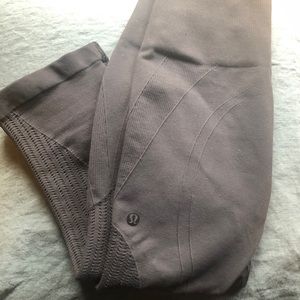 Lululemon cropped compression tights grey size 6